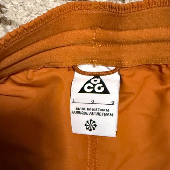 Nike ACG Athletic Shorts Size Large Orange All Conditions Gear - Picture 6 of 6